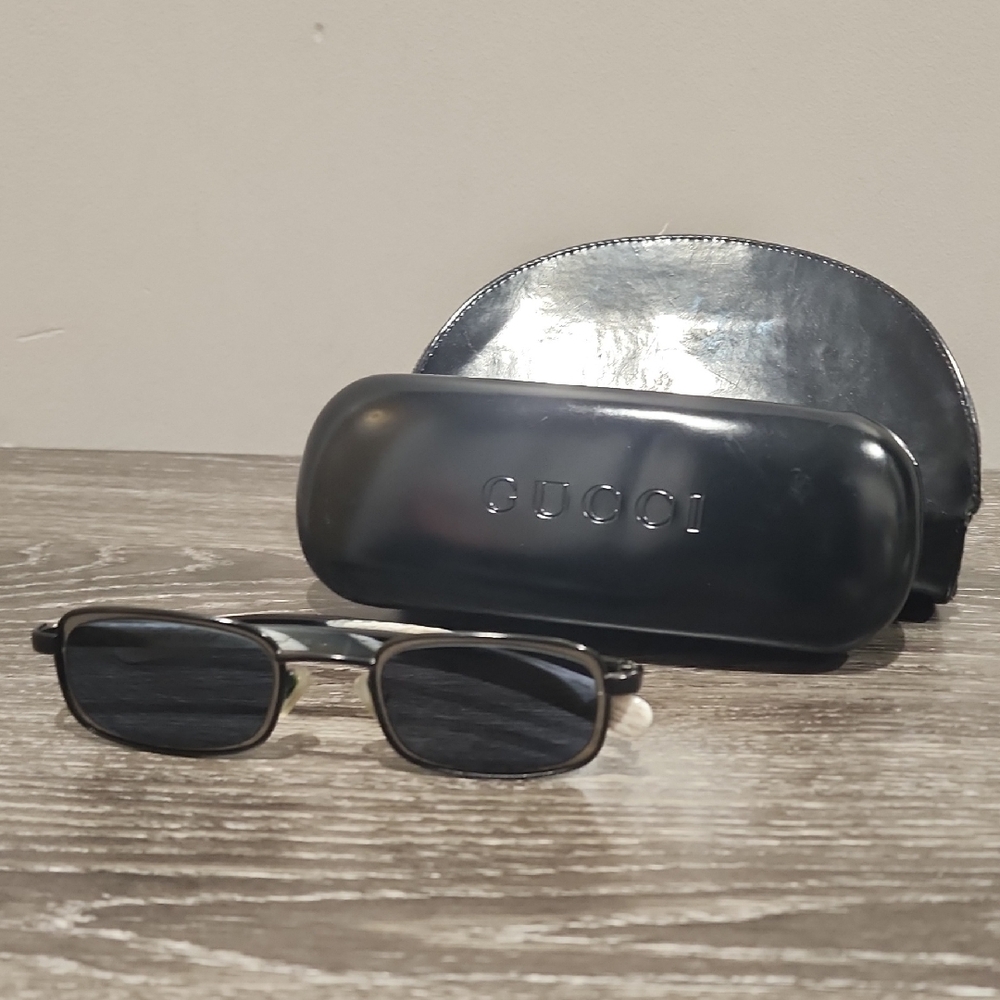 Vintage Gucci Sleek Black Horn Sunglasses with Case